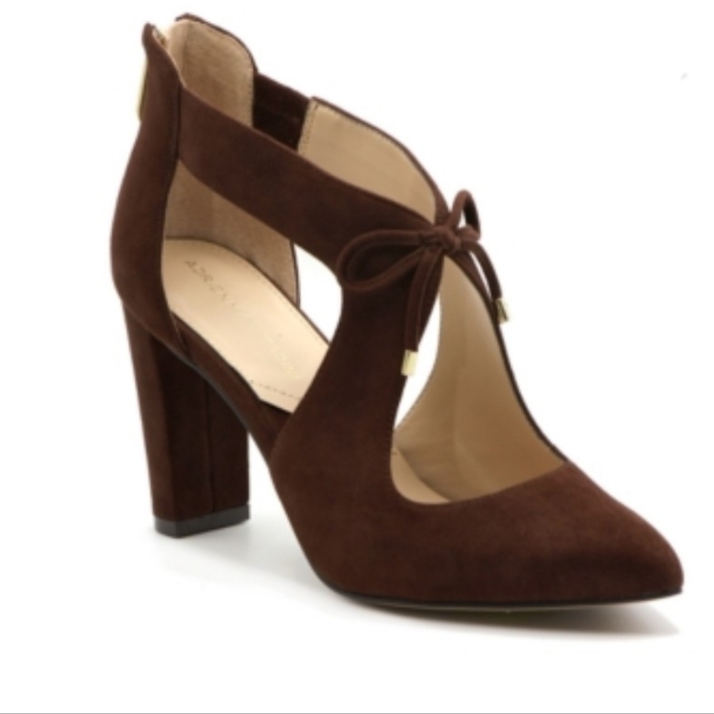 Adrienne Vittadini Nigel Suede Shooties HAZELNUT BROWN 6M. New In Box